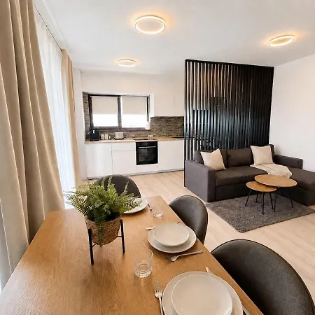 Sea Gem - 200m To Beach, Xl Terrace, And Beautiful Views Apartment Mamaia