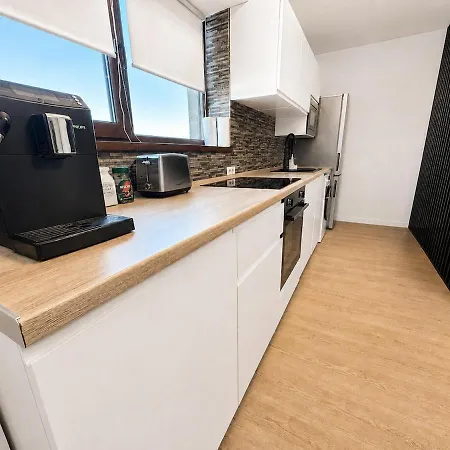 Sea Gem - 200m To Beach, Xl Terrace, And Beautiful Views * Mamaia