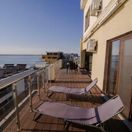 Sea Gem - 200m To Beach, Xl Terrace, And Beautiful Views * Mamaia
