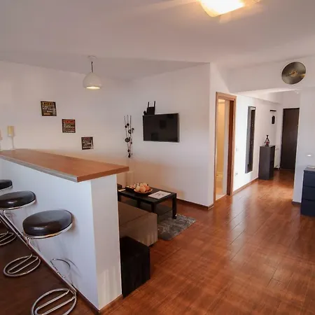 Sea Gem - 200m To Beach, Xl Terrace, And Beautiful Views Appartement