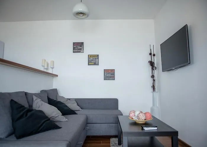 Sea Gem - 200m To Beach, Xl Terrace, And Beautiful Views مامايا