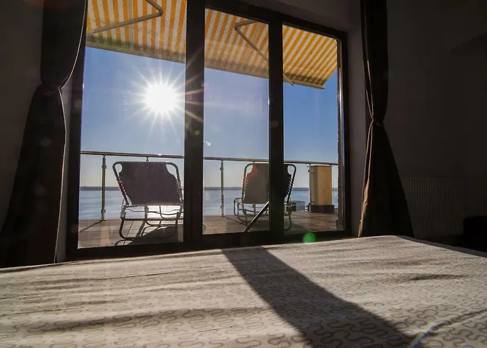 شقة Sea Gem - 200m To Beach, Xl Terrace, And Beautiful Views مامايا