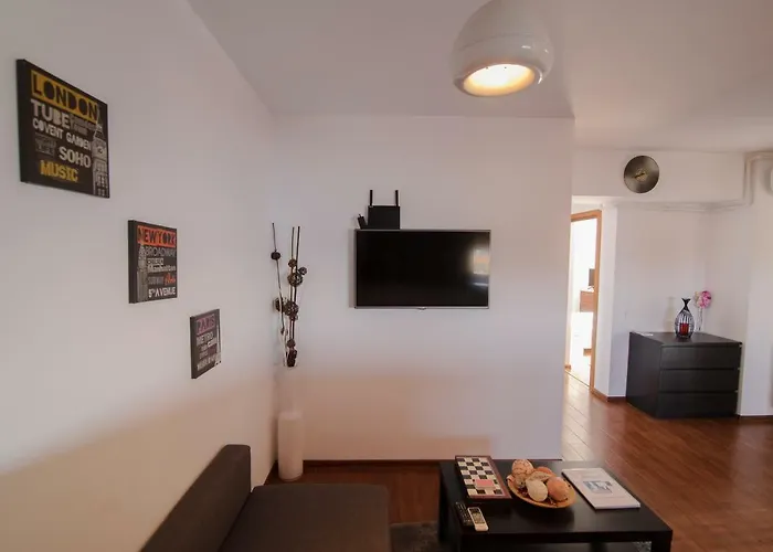 Sea Gem - 200m To Beach, Xl Terrace, And Beautiful Views شقة مامايا