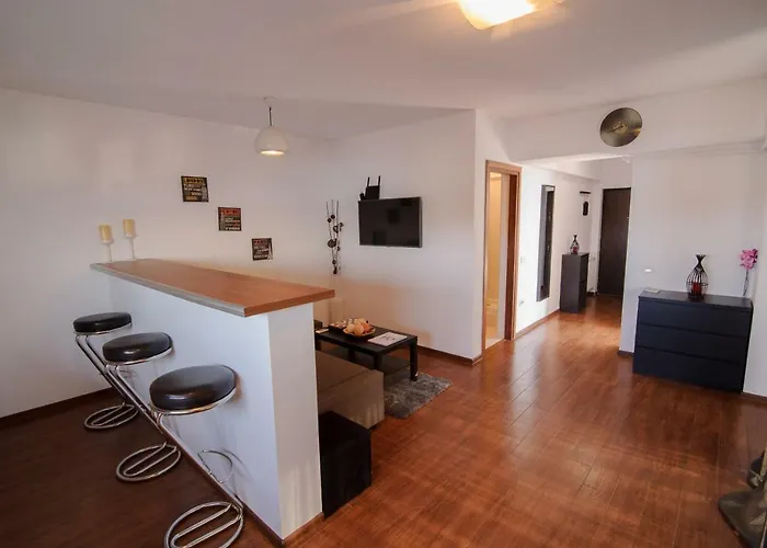 Sea Gem - 200m To Beach, Xl Terrace, And Beautiful Views شقة