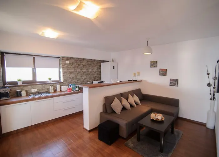 Sea Gem - 200m To Beach, Xl Terrace, And Beautiful Views * مامايا